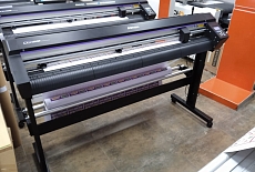 Режущий плоттер Mimaki CG130AR отправляется на службу в РА "White Media"