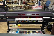 УФ-принтер Mimaki UCJV300-160 установлен в компании Clever Agency из г. Алматы