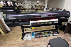 УФ-принтер Mimaki UCJV300-160 установлен в компании Clever Agency из г. Алматы