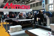 Обновлённый текстильный плоттер Tiger-1800B MkII на выставке FESPA