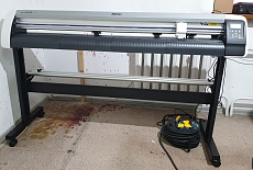 Компания из Алматы покупает второй принтер Mimaki JV100 и каттер Mimaki CG-SRIII