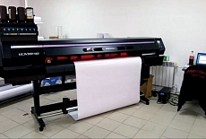 УФ-принтер Mimaki UCJV300﻿ для производства ярких наклеек на цветных плёнках