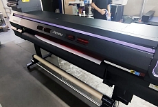 УФ-принтер Mimaki UCJV300-160 расширяет производство типографии Dominant Print